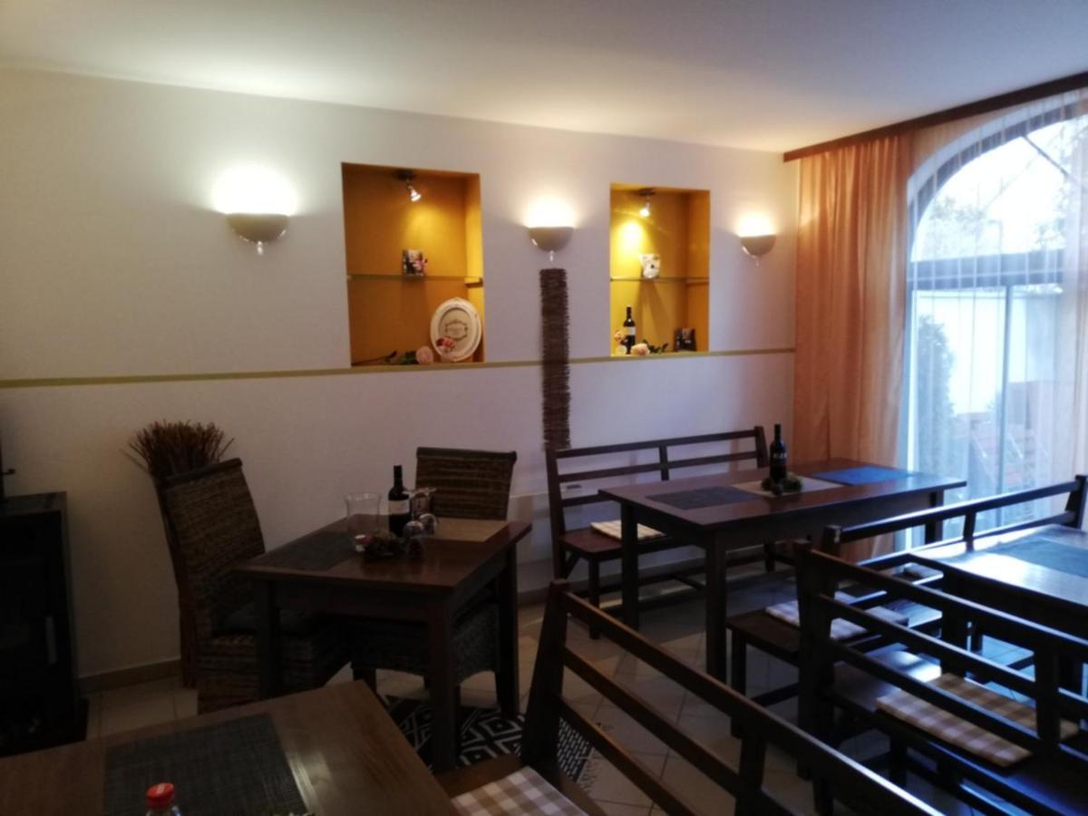 Landhaus Klambauer Ferienapartments Thermennaehe St Martins Therme Frauenkirchen Exteriör bild
