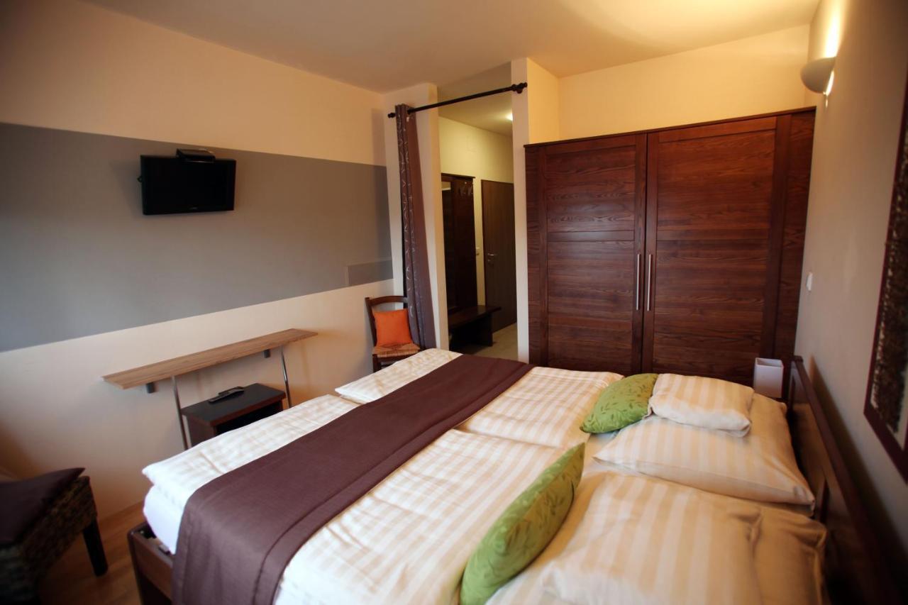 Landhaus Klambauer Ferienapartments Thermennaehe St Martins Therme Frauenkirchen Exteriör bild